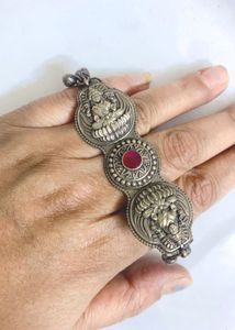 ✨ FRESH ARRIVAL ✨Antique Brass ring with Gemstone
