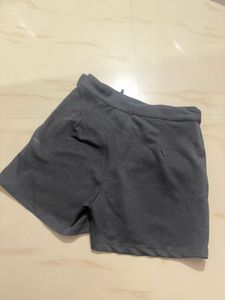 black solid skort