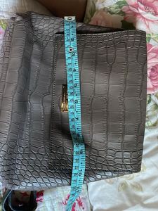 Stylish Croc-Embossed Shoulder Bag pure leather