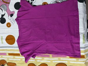 V-Neck Magenta T-Shirt