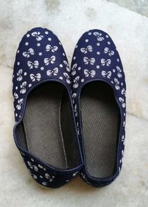 Cute Navy Blue Bow Flats