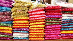 Colorful Craft pearls Beads half kg