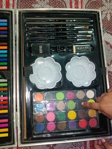 Artistic Drawing &amp; Painting Set