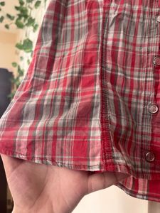 Chic Red &amp; Gray  Button-Up fitted Shirt