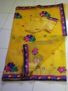 Buy 1 saree get other free