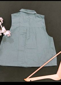 Forever 21 Green Button-Down Crop Top