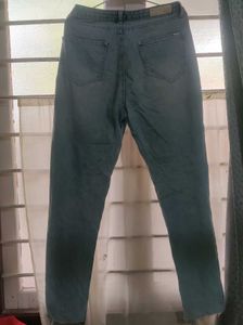 Light Wash Ripped Jeans
