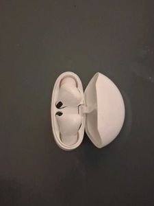 white Bluetooth earpods