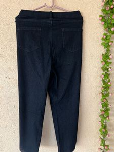 Dark Wash Cropped Jeans