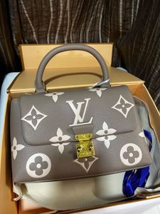 Stylish Louis Vuitton Handbag