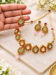 Elegant Gold-Plated Kundan Necklace Set