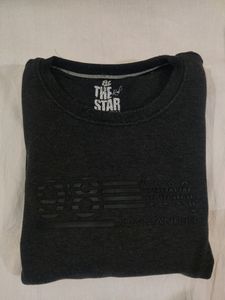 Men Sweater Black Color In Good Condition