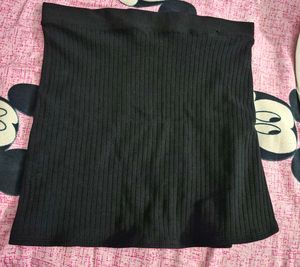 black skirt