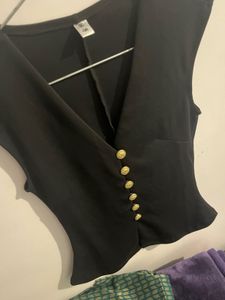 Chic Black V-Neck Sleeveless Top