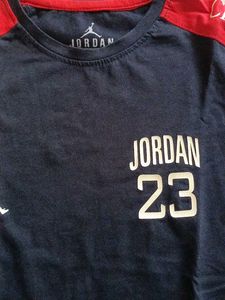 Price Dropped 😍 Jordan Chicago Bulls T-shirt