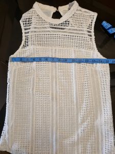 H&amp;M crochet White TShirt 30" Formal Classy