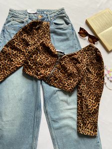 Leopard Print Cropped Zip-Up Top