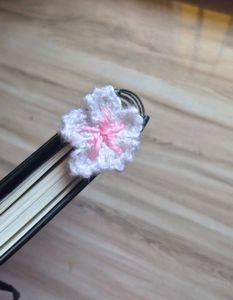bookmark cherry bloosom crochet