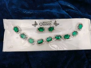Emerald Green Necklace &amp; Earring Set