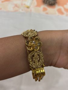 Exquisite Gold Tone Crystal Bracelet