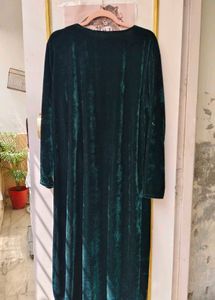 Elegant Emerald Green Velvet Gown