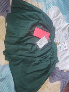 Cute Cat Print T-shirt and Green Skirt Set