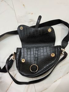 Stylish Black Croc Embossed Crossbody Bag