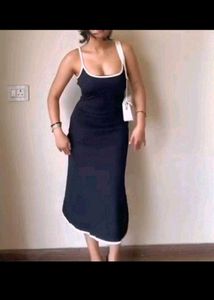 Sleek Black Midi Dress - Trendy &amp; Chic