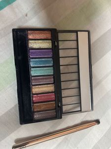 Eyeshadow Palette with Brush