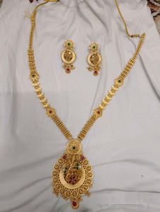 Elegant Gold Necklace and Earring Set