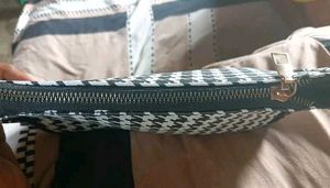 Houndstooth Crossbody Bag with Pouch
