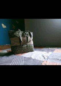 Stylish Leopard Print Tote Bag