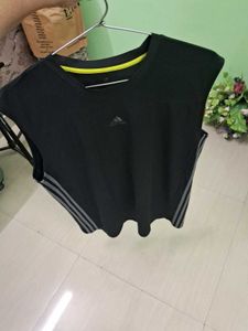 Adidas Sleeveless T-Shirt 🖤