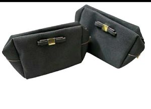 🆕 Oriflame Women Grey Poetry Pouch