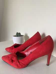 Vibrant Red Suede Bow Pumps