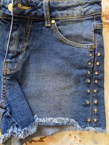 Trendy Denim Shorts with Star Embellishments