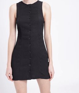 Chic Sleeveless Black Button-Up Dress