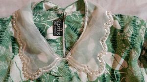 Green Floral Print Collared Top