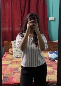 Striped Casual V-Neck Top with puff sleeves
