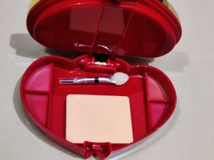 Heart Shaped Make-up Kit +2 freebies