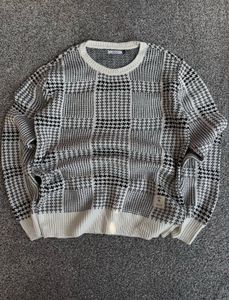 Men's Black & White Patterned Sweater