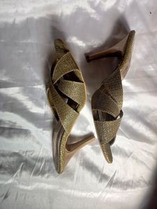 New With Tag Heels