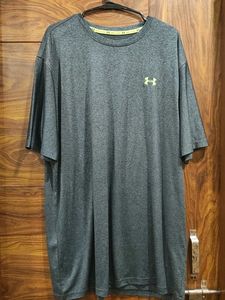 Under Armour Men's T-Shirt