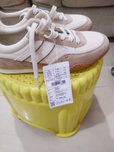 luna Blu Beige Suede Lace-Up Sneakers