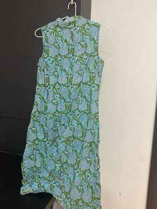 Elegant Floral Print Sleeveless Kurta