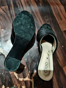 Chic Black Cleo Slides/Sandals/Heels