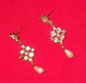 Elegant Pearl &amp; Crystal Necklace Set