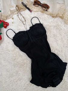 🖤Chic Black Ruffled Camisole Top🖤