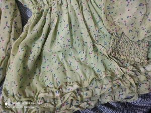 Chic Green Floral Peplum top