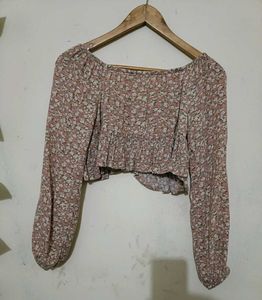 Chic Floral Smocked Cropped Top